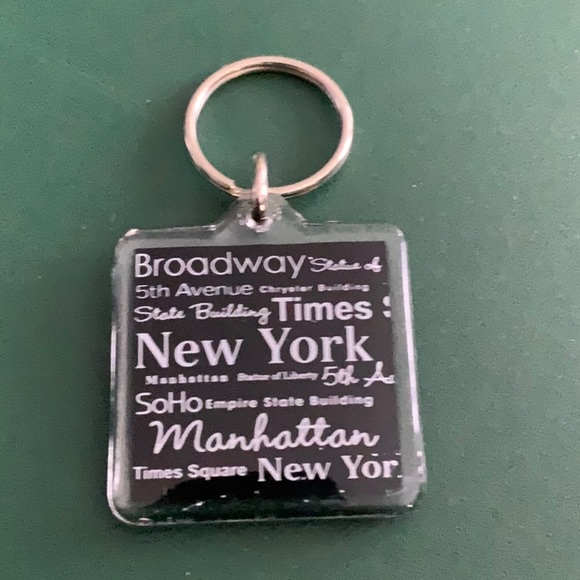 New York Keychain - Picture 3 of 3